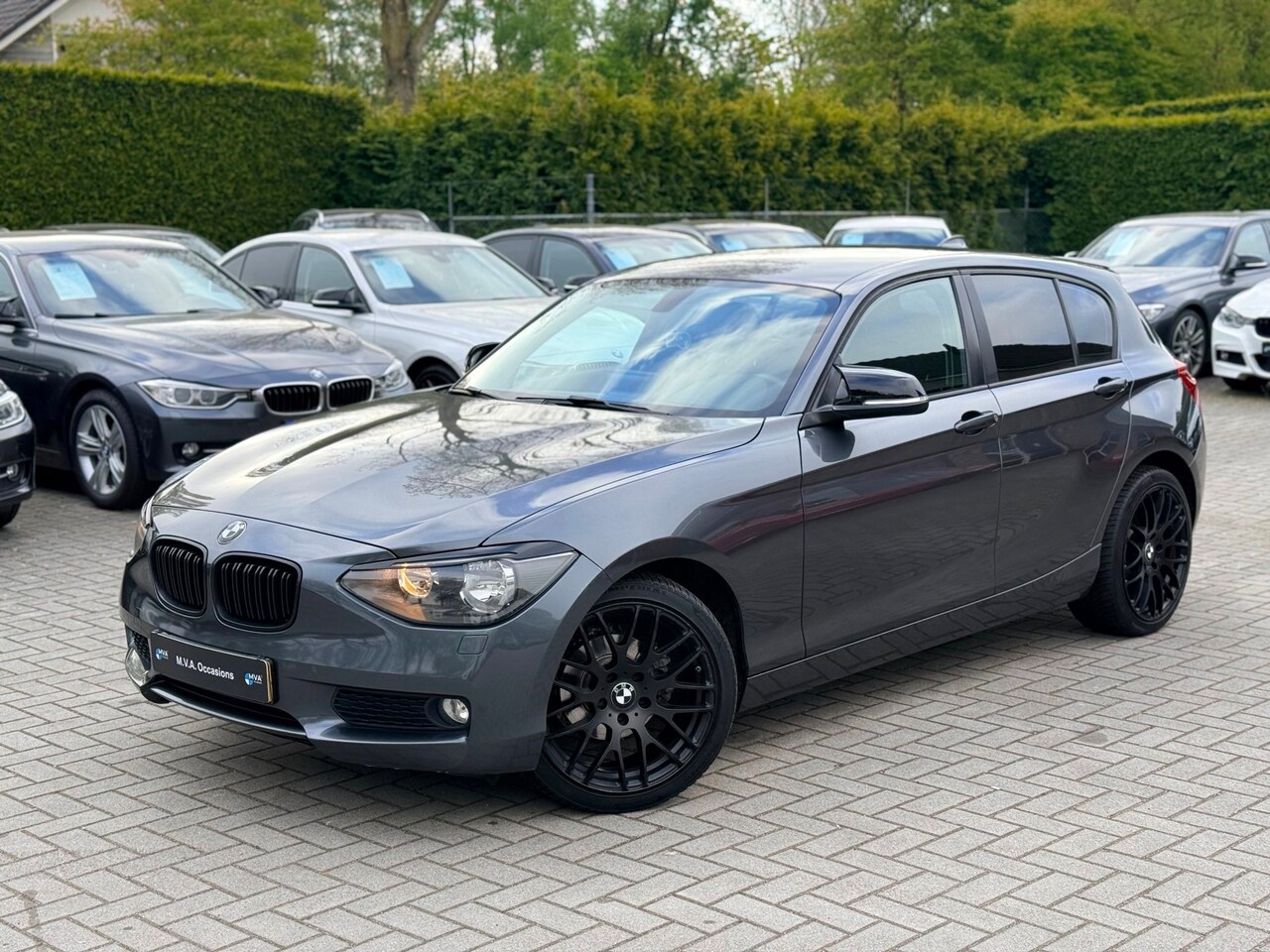 BMW 1-serie - 116i Business|Nieuwe Ketting + Klepseals|Carplay|Cruise control|Climate control|Trekhaak|1 - AutoWereld.nl