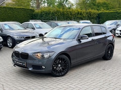 BMW 1-serie - 116i Business|Nieuwe Ketting + Klepseals|Carplay|Cruise control|Climate control|Trekhaak|1