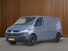 Volkswagen Transporter - 2.0 TDI L1H1 28 150PK Automaat | Trekhaak | Cruise | Apple Carplay | Parkeersensoren