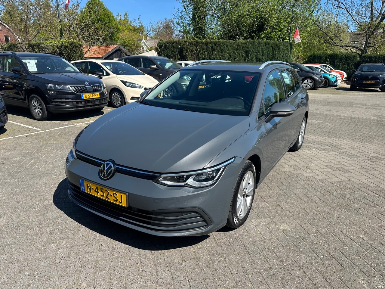 Volkswagen Golf Variant - 1.0 eTSI Life Business 1.0 eTSI Life Business , automaat , navigatie , pdc voor en achter met camera - AutoWereld.nl