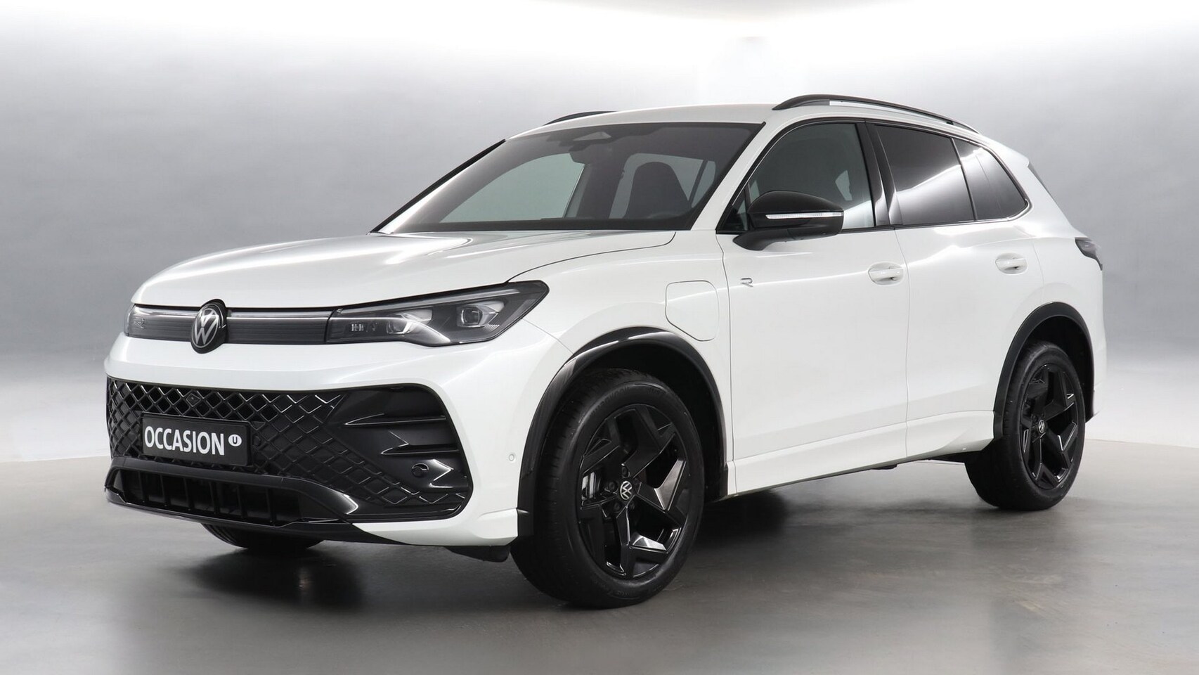 Volkswagen Tiguan - 1.5 TSI 204pk DSG eHybrid R-Line / SOH 100% / Trekhaak / Harman&Kardon / HD Matrix LED - AutoWereld.nl