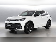 Volkswagen Tiguan - 1.5 TSI 204pk DSG eHybrid R-Line / SOH 100% / Trekhaak / Harman&Kardon / HD Matrix LED
