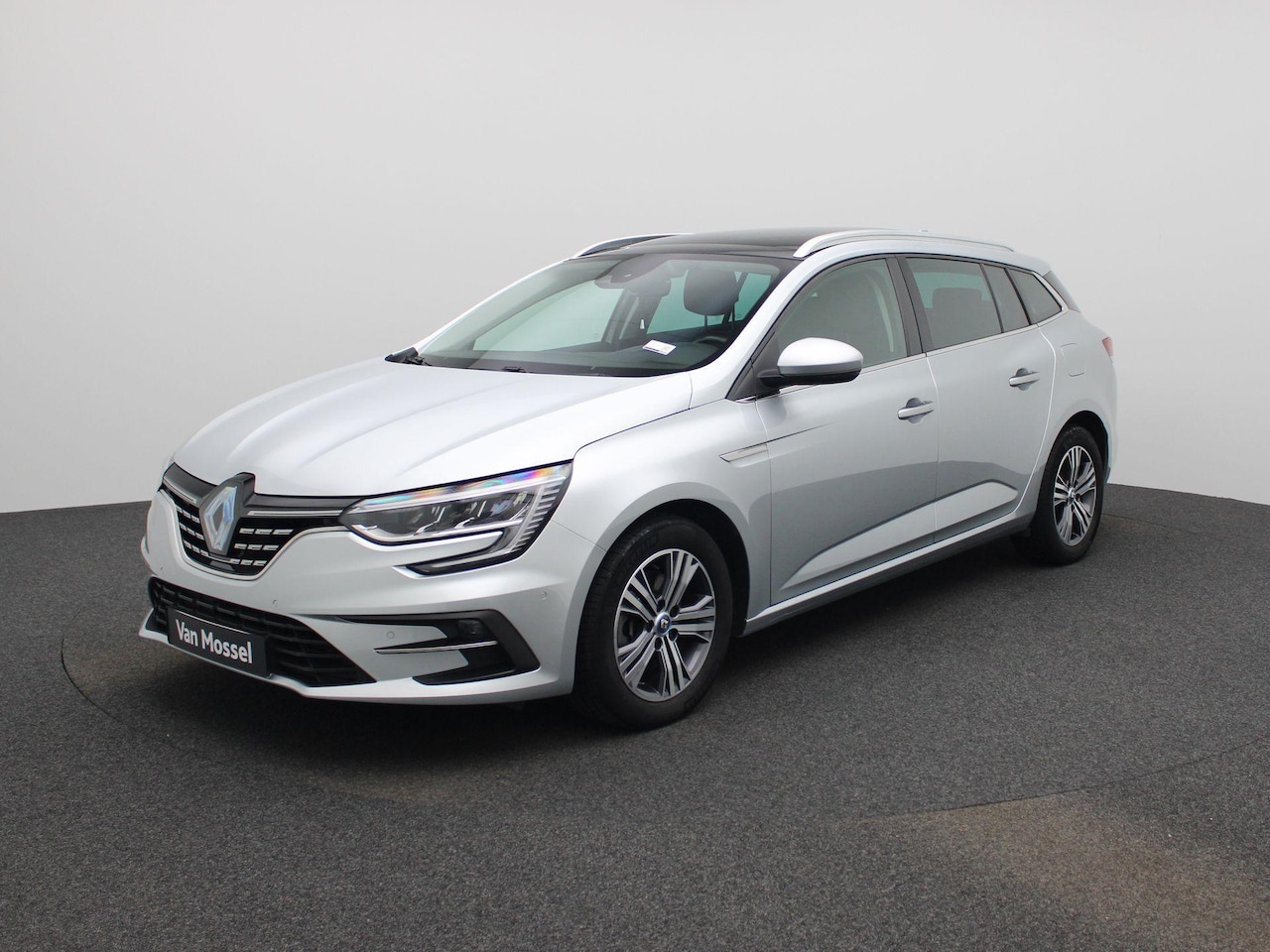 Renault Mégane E-Tech - Estate 1.6 Plug-In Hybrid 160 Intens | Automaat | Trekhaak | Panorama dak | Navigatie | Ap - AutoWereld.nl