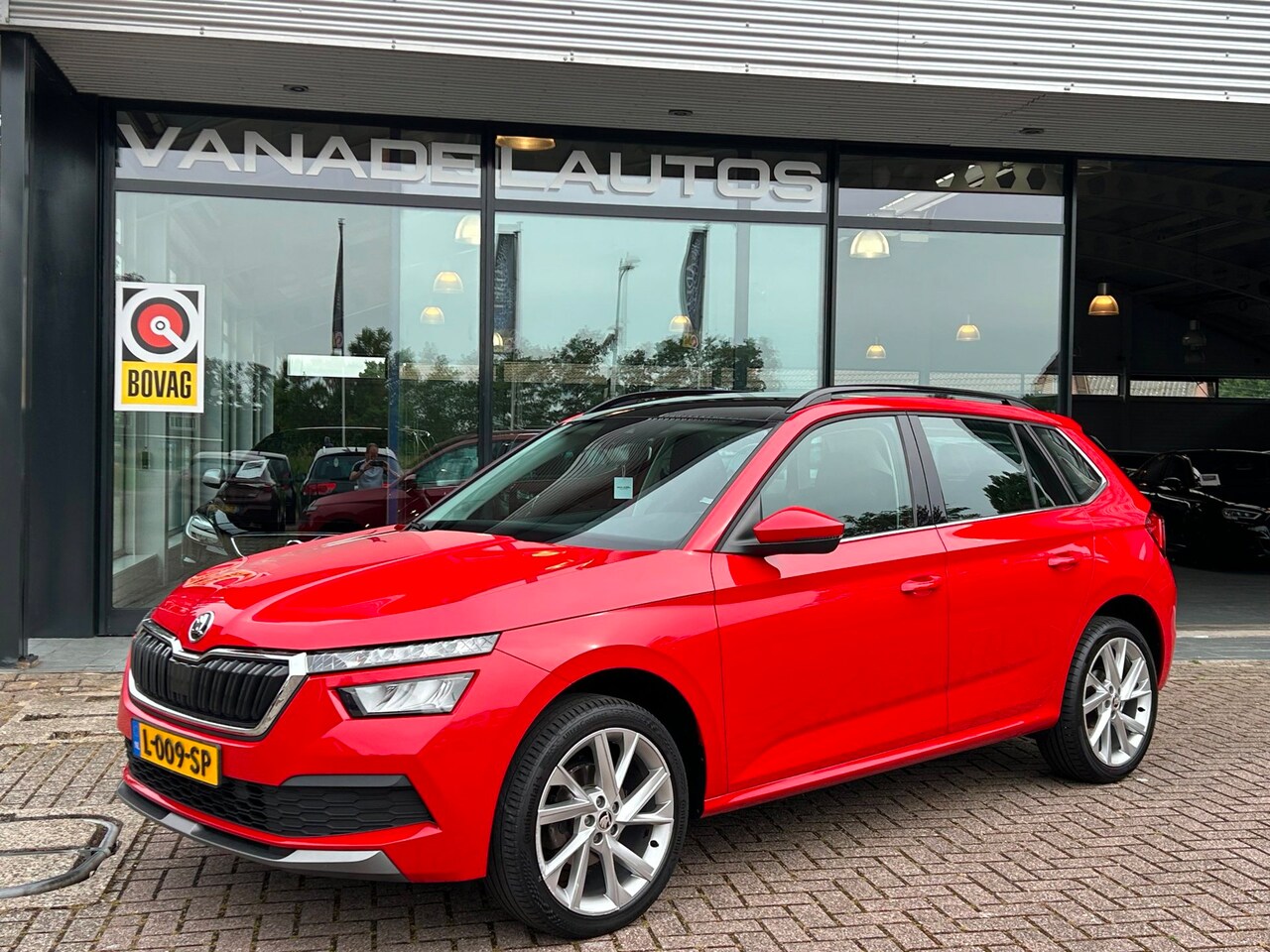 Skoda Kamiq - 1.5 TSI ACT Sport Business Panorama App-Connect Adap.Cruise Camera Trekhaak! - AutoWereld.nl