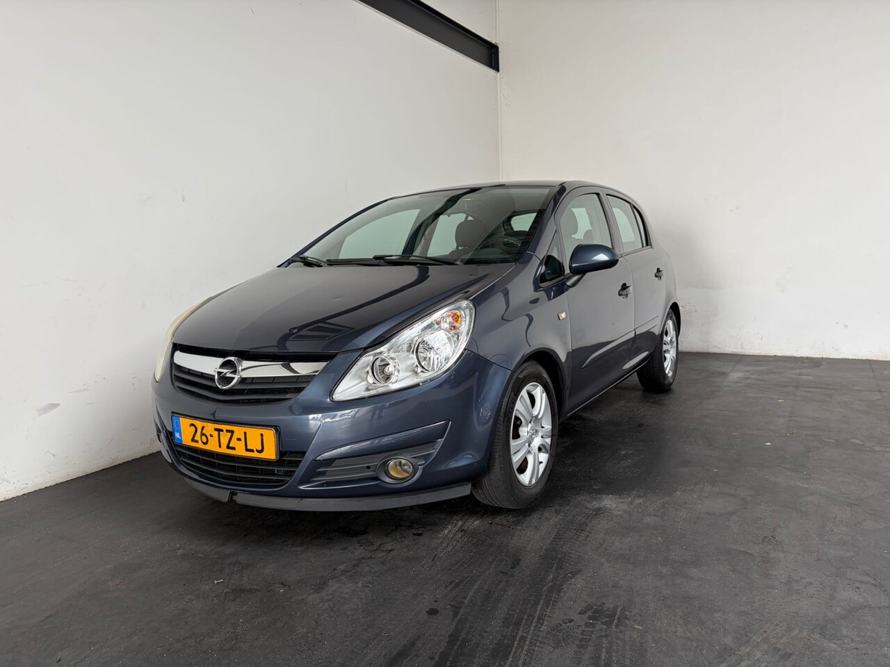 Opel Corsa - 1.4-16V Enjoy. Airco! - AutoWereld.nl