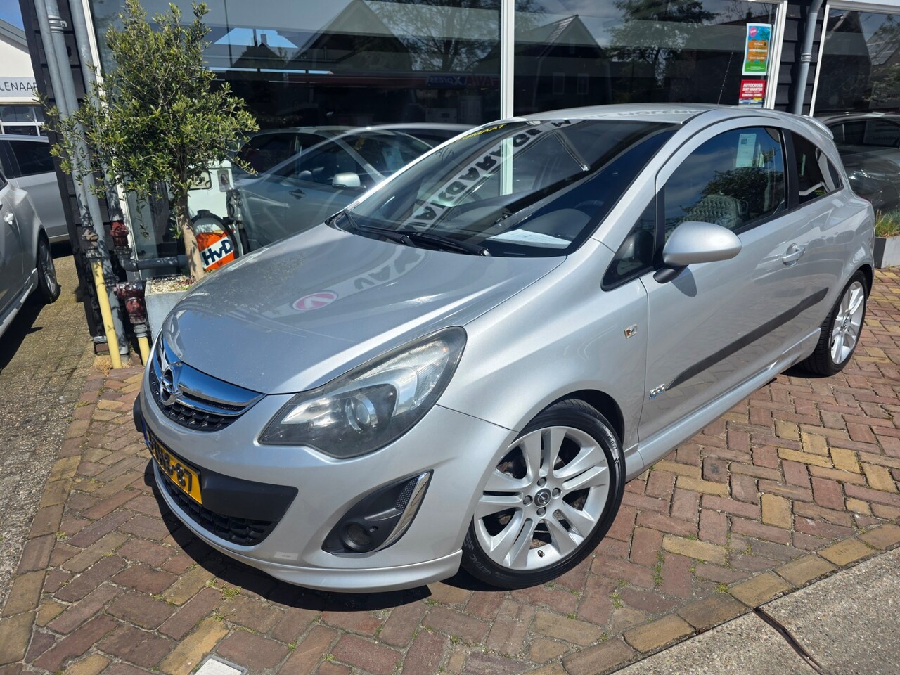 Opel Corsa - 1.2-16V Opc line,hele leuke uitvoering - AutoWereld.nl