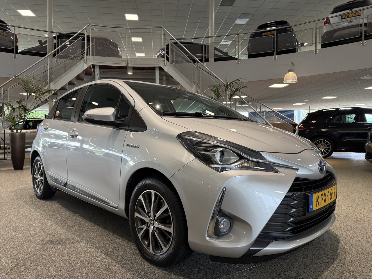 Toyota Yaris - 1.5 Hybrid Y20 1.5 Hybrid Y20, Navi, Camera, Climate control airco, Cruise control - AutoWereld.nl