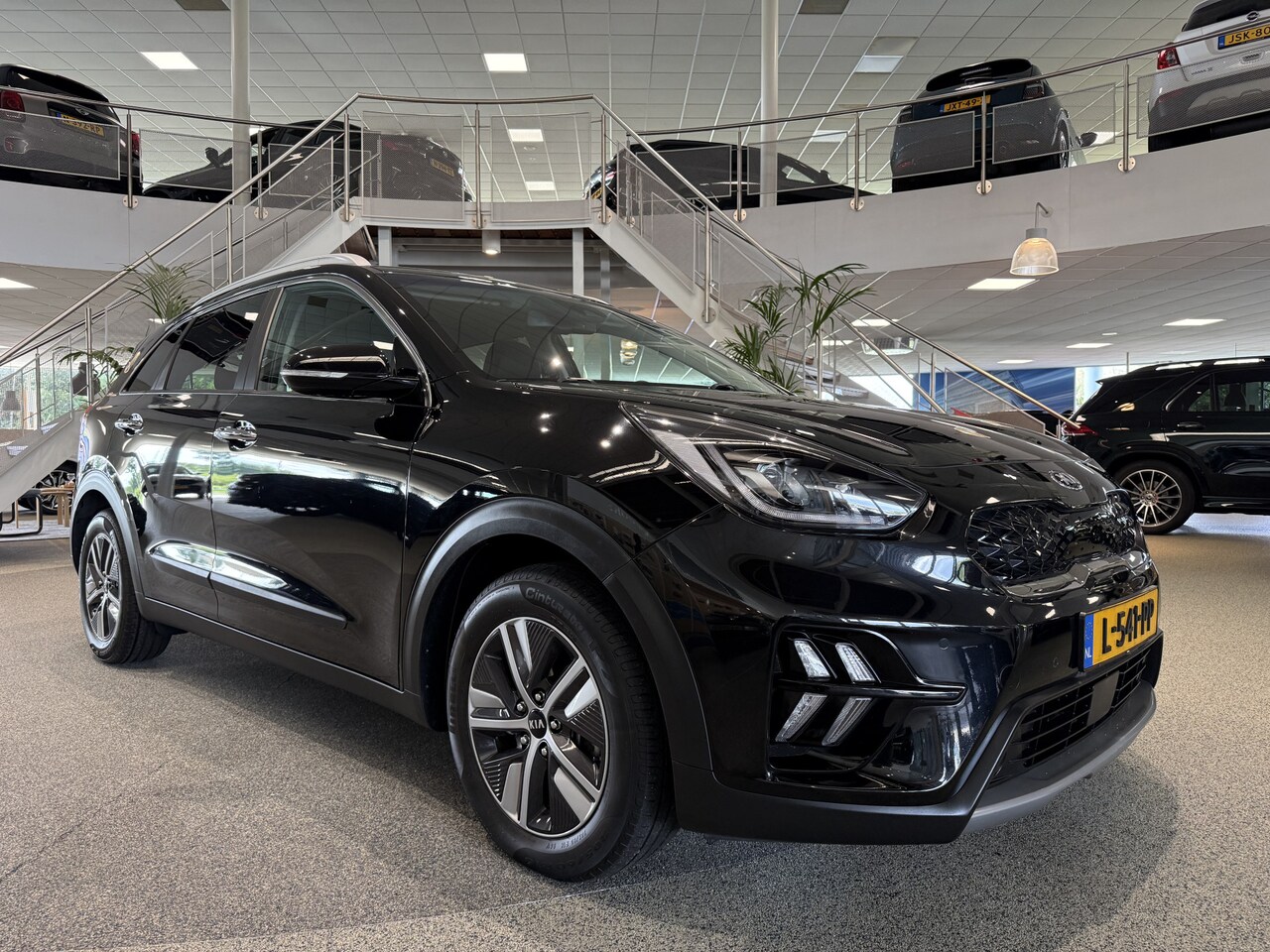Kia Niro - 1.6 GDi Hybrid DynamicPlusLine 1.6 GDi Hybrid DynamicPlusLine, NL auto, Leder, Camera, Adaptive - AutoWereld.nl