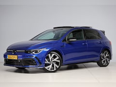 Volkswagen Golf - 1.5 eTSI R-Line | panoramadak | camera | adap. cruise | dodehoek detectie | camera | keyle