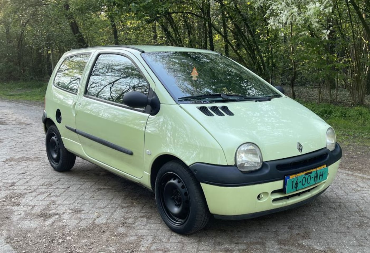 Renault Twingo - 1.2 Nieuwe APK Inruil is mogelijk - AutoWereld.nl