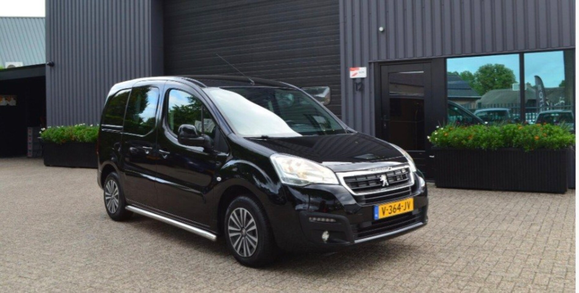 Peugeot Partner - 120 1.6 BlueHDi 100 L1 Premium Pack 120 1.6 BlueHDi 100 L1 Premium Pack S&S - AutoWereld.nl