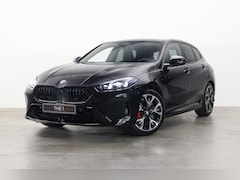 BMW 1-serie - 120 M Sport Automaat / Sportstoelen / Achteruitrijcamera / Getint glas / Adaptieve LED / S