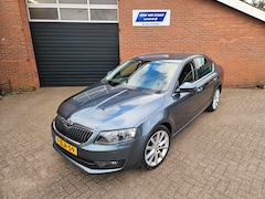 Skoda Octavia - 1.2 TSI Greentech Elegance Businessline 2015 AUTOMAAT