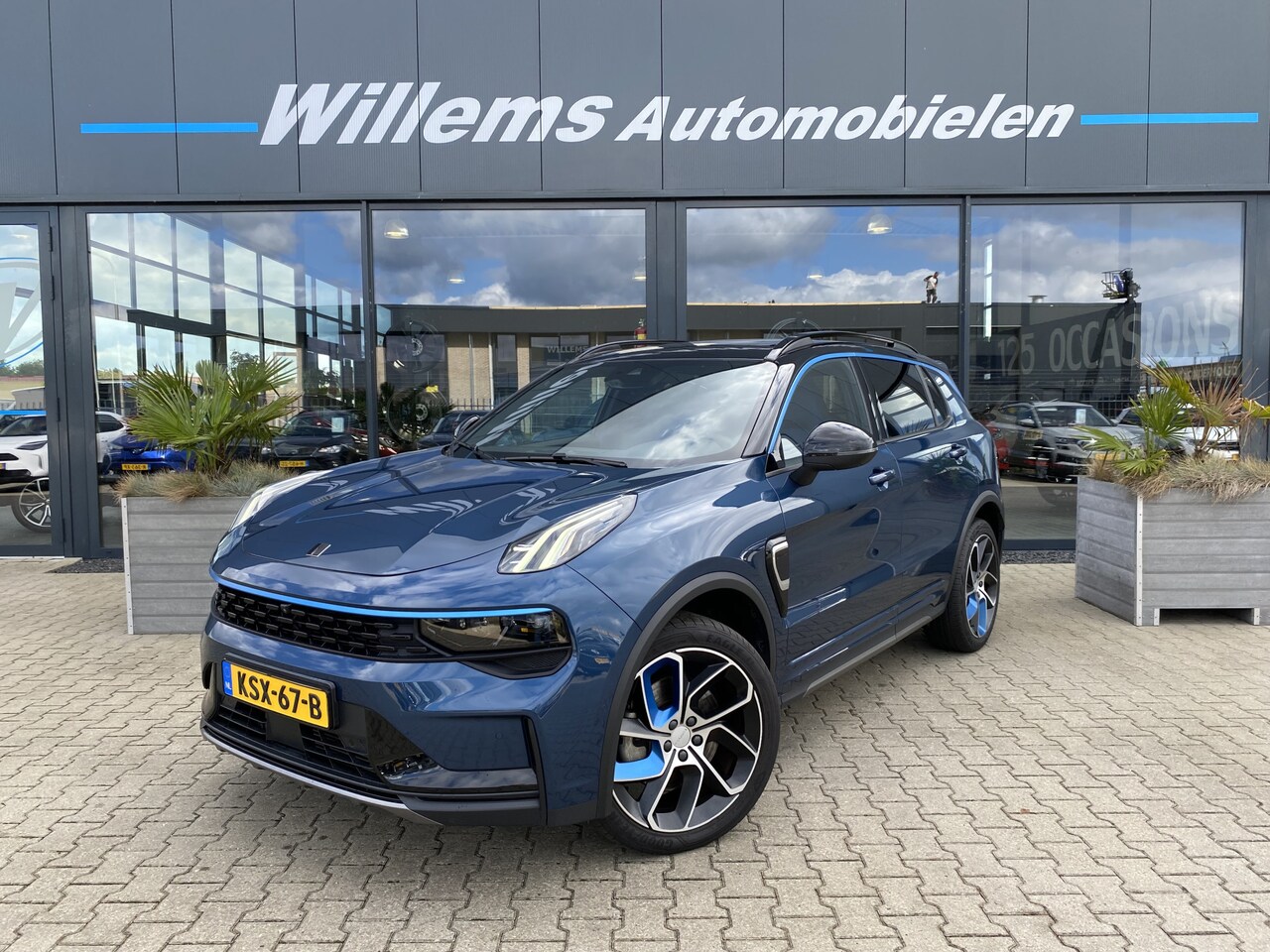 Lynk & Co 01 - 1.5 Zwarte Hemel, App-Connect, 360' Camera & Panoramadak Verkoopprijs = Inclusief Trekhaak - AutoWereld.nl