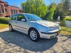 Volkswagen Golf - 1.4-16v UNIEK *114.000km* apk:05-2027