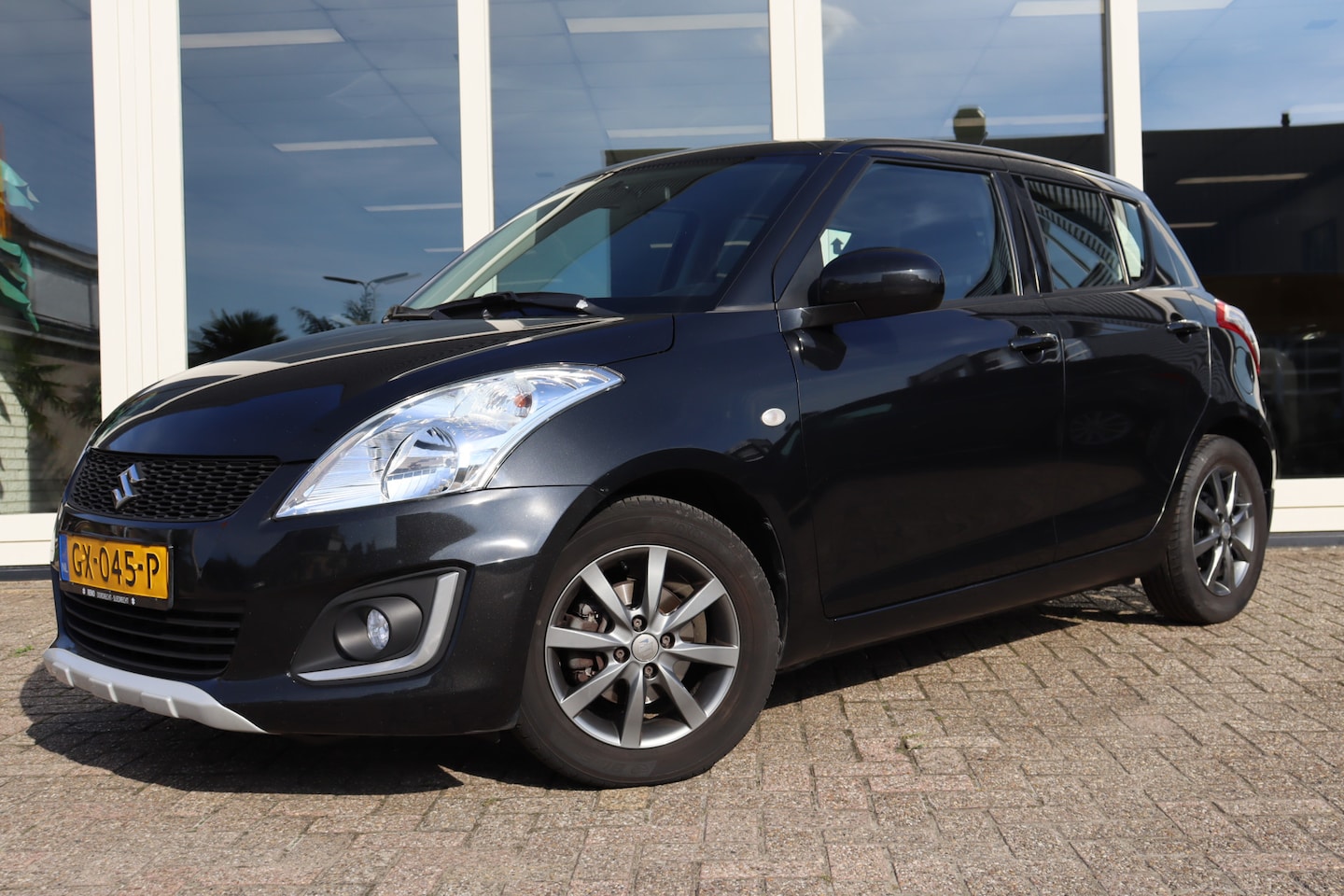 Suzuki Swift - 1.2 Comfort 1.2 Comfort, Automaat, Airco, Dealer onderhouden, Stoelverwarming, NAP, LMV, Prijs Is Rijk - AutoWereld.nl