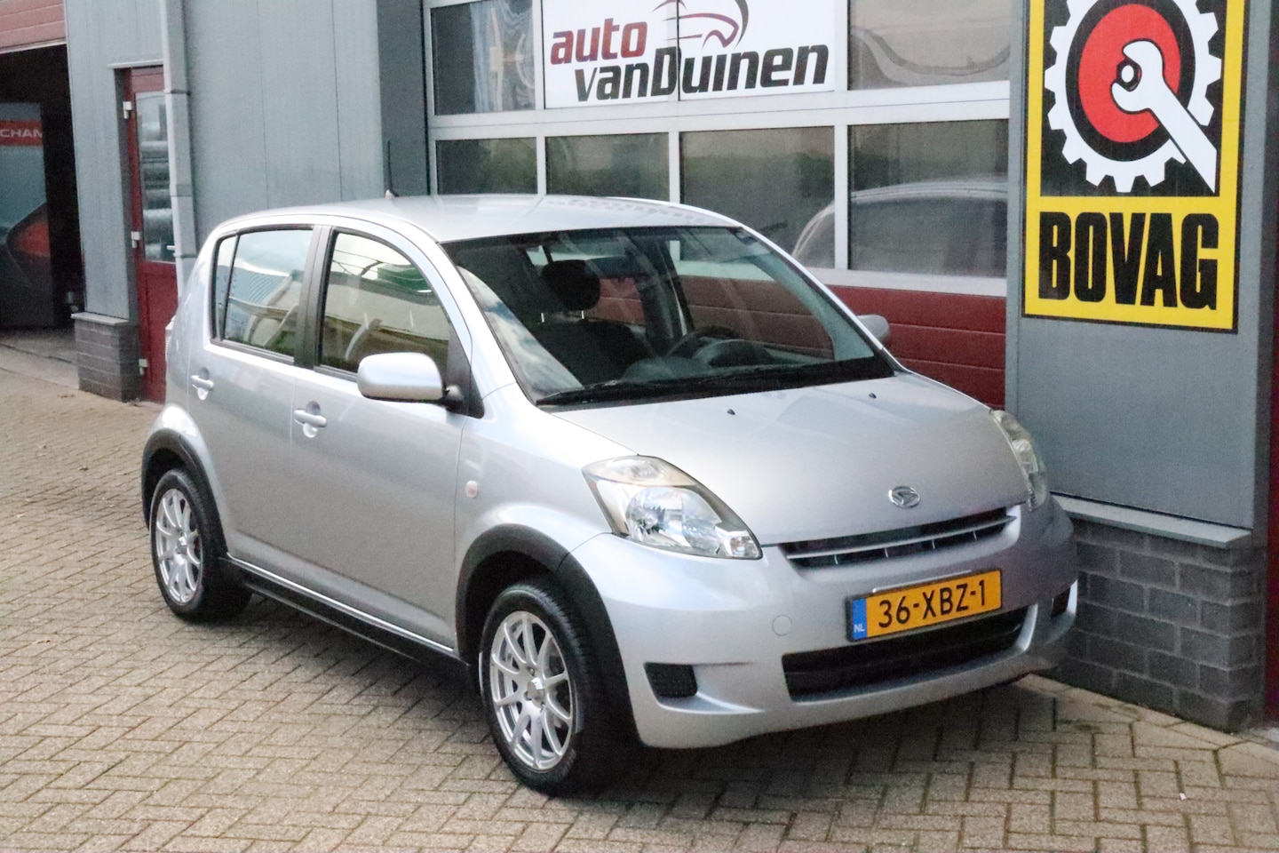 Daihatsu Sirion 2 - 1.0-12V 100th. Anniversary O.a: Airco, Radio/CD, A.B, L.M, 4-seiz, N.a.p. Etc.. Rijklaar! - AutoWereld.nl