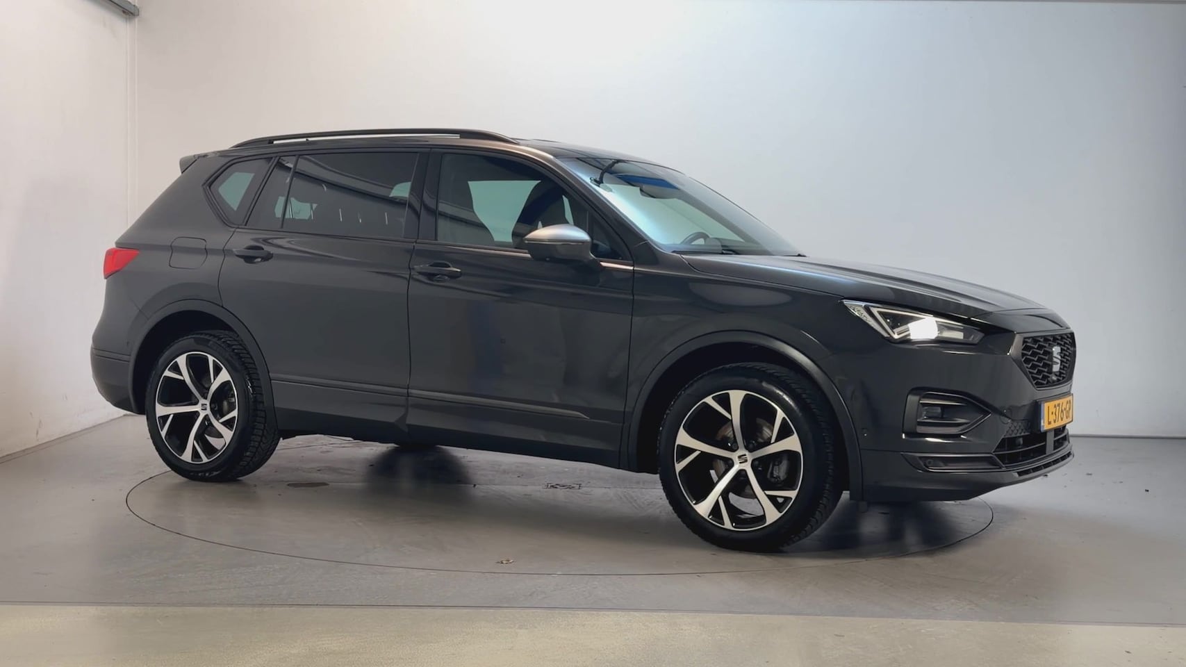 SEAT Tarraco - 1.5 TSI 150pk FR Business Intense Camera Navigatie App-Connect Virtual Cockpit - AutoWereld.nl