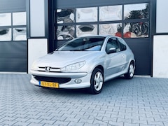 Peugeot 206 - 1.6-16V Air-line | Clima | Bluetooth | NAP | Netjes |