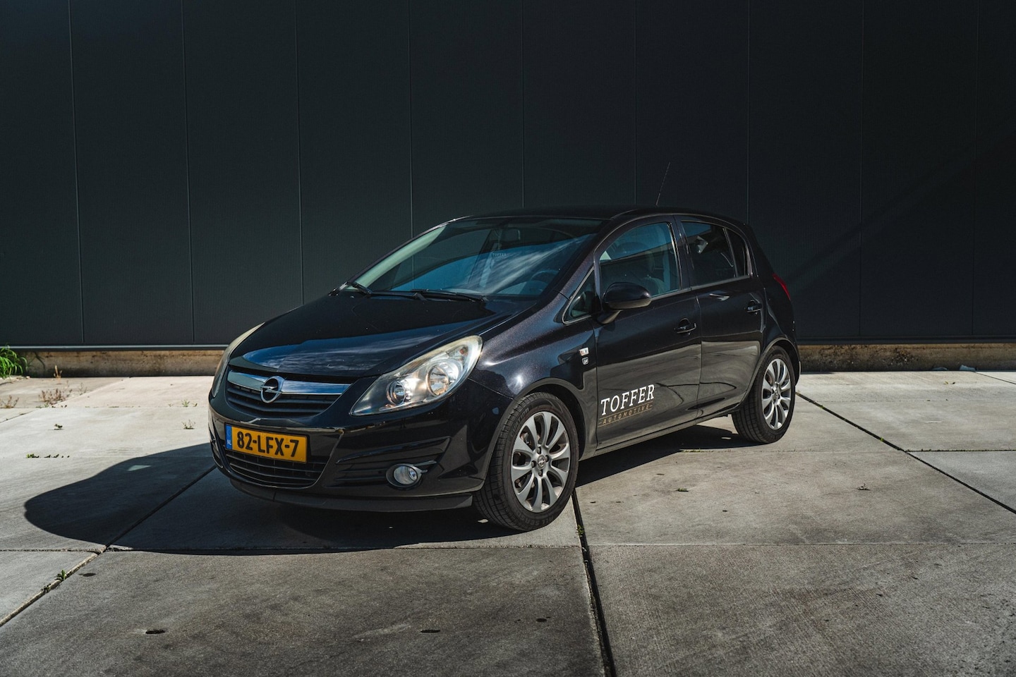 Opel Corsa - 1.4-16V '111' Edition 4SEASON|AIRCO|CRUISE - AutoWereld.nl