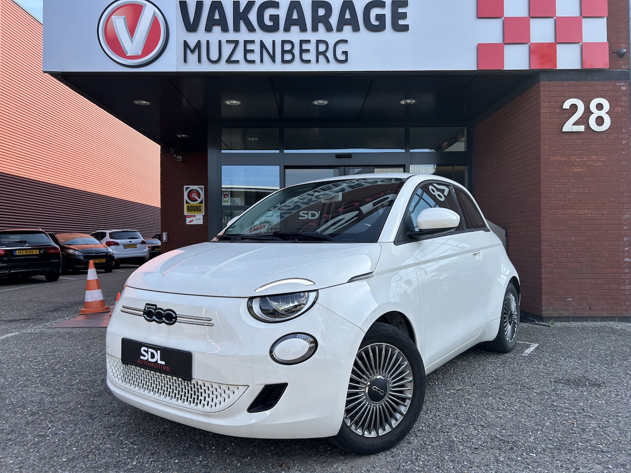Fiat 500e - Icon 42 kWh 118pk // SOH 96% // APPLE CARPLAY / ANDROID AUTO // CLIMA // CRUISE-CONTROL // - AutoWereld.nl