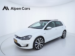 Volkswagen Golf - 1.4 TSI GTE Panodak / Camera / NAVI / Cruise / Keyless / Leder / NAP