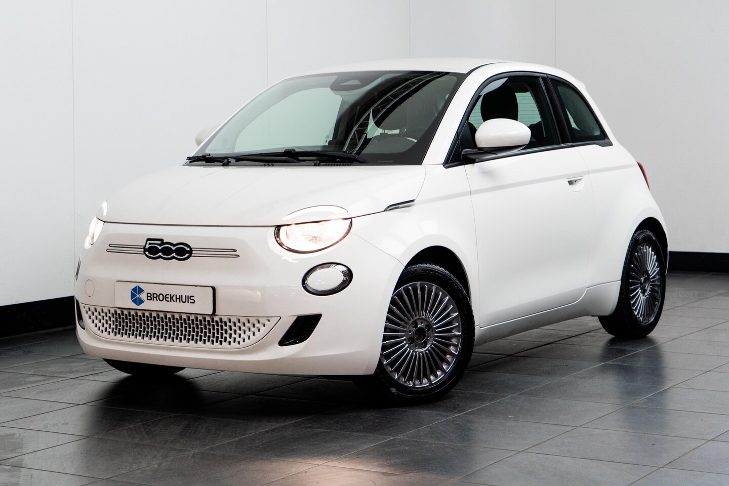 Fiat 500e - Icon GROTE ACCU! | Carplay | Clima | Cruise | Lichtmetaal | | 6 Luidspreker | Aandrijfslip - AutoWereld.nl