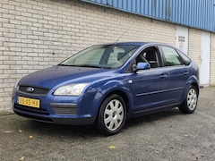 Ford Focus - 1.4-16V Trend 5Drs Airco Boekjes ✅