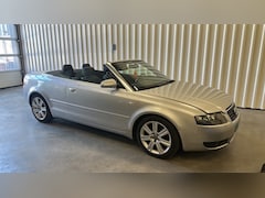 Audi A4 Cabriolet - 2.4 V6 Automaat