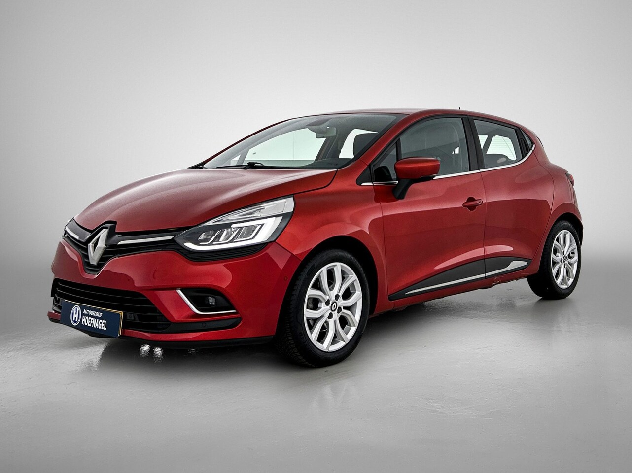 Renault Clio - 0.9 TCe Bose | Trekhaak | Camera | Navigatie | Cruise Control | Climate Control | Parkeers - AutoWereld.nl