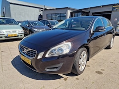 Volvo V60 - 1.6 T3 Momentum/Apk 06-03-2027