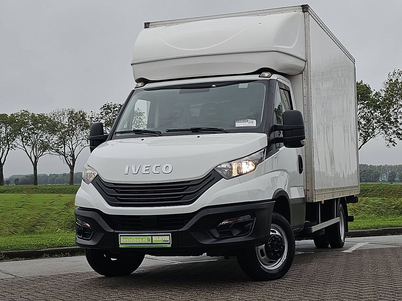 Iveco Daily - 35C16 Bakwagen Laadklep! - AutoWereld.nl