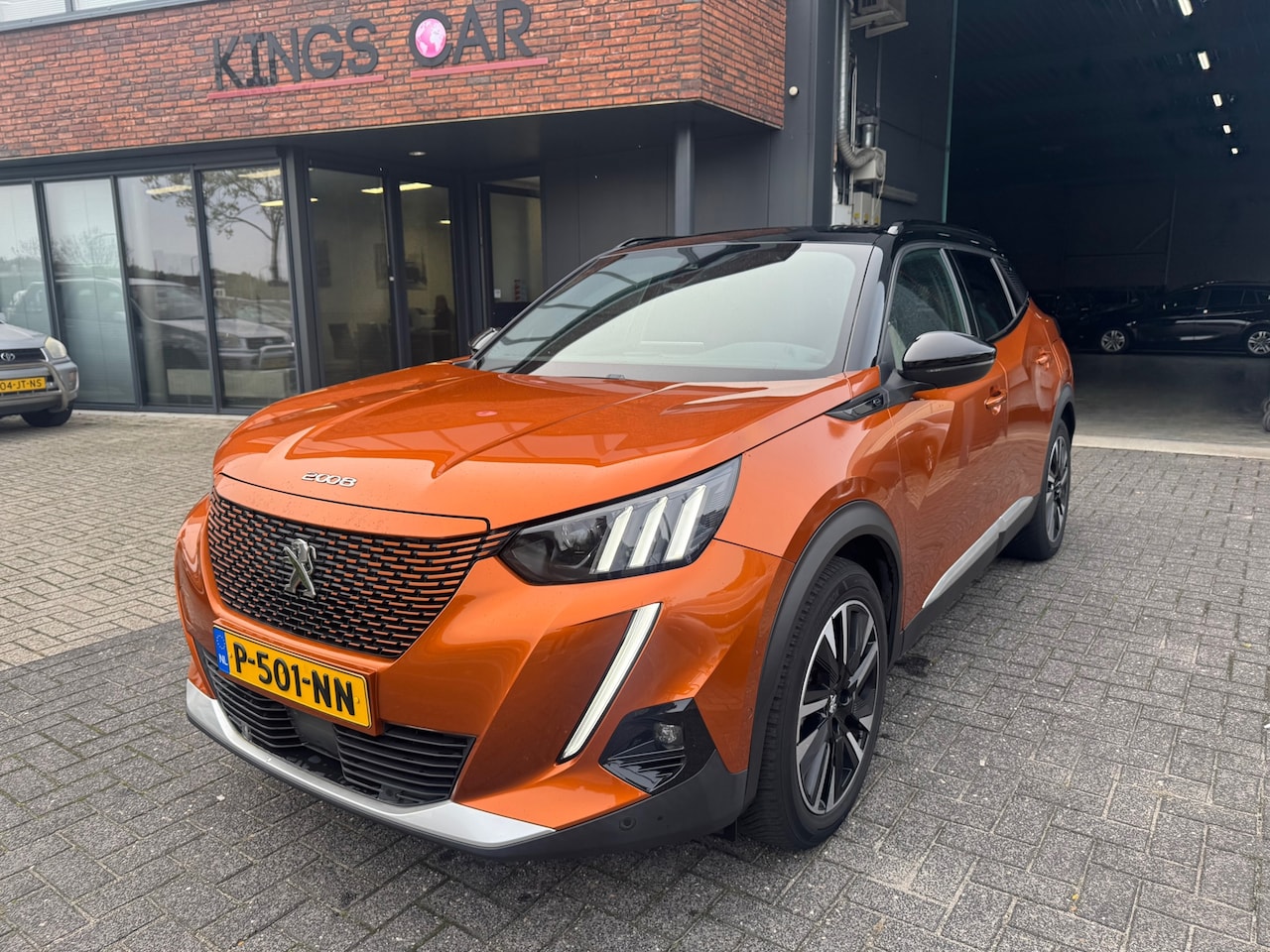 Peugeot e-2008 - EV GT 50 kWh PANO ACC LEDER CAMERA VOCAL 3D COCKPIT SUPER VOL - AutoWereld.nl