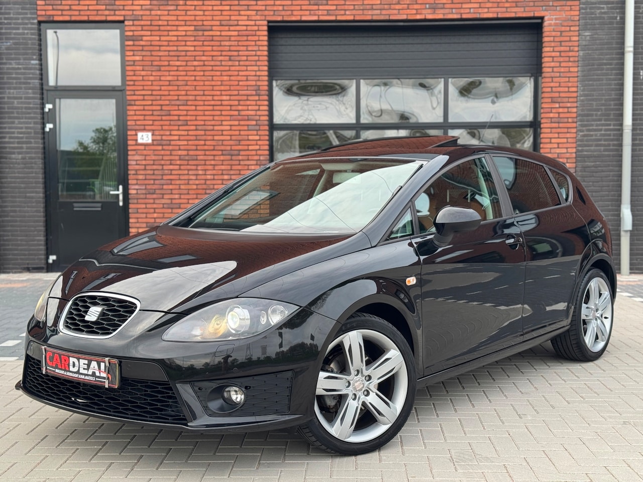 SEAT Leon - 1.8 TFSI FR 2012 AUTOMAAT|PANO|NAVI|LEDER|LED|NAP - AutoWereld.nl