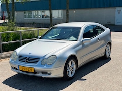 Mercedes-Benz C-klasse Sportcoupé - 1802002AutomaatAircoLM. velgen 1 jaar APK
