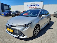 Toyota Corolla Touring Sports - 2.0 Hybrid Style mooie complete in Nederland nieuw geleverde Corolla met afneembare trekha