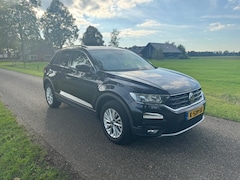 Volkswagen T-Roc - 1.0 TSI Style | Camera | Adaptive Cruise Control | Apple CarPlay | Navigatie |