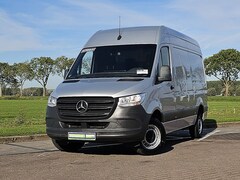 Mercedes-Benz Sprinter - 319 L2H2 RWD 3.5t-Trekhaak Automaat 3 Zits Mbux Navi Camera Airco Apple Carplay Parkeersen