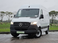 Mercedes-Benz Sprinter - 317 L2H2 RWD Automaat Mbux 360 Graden Camera Standkachel 3 Zits Airco Apple Carplay Euro6
