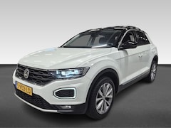 Volkswagen T-Roc - 1.5 TSI Sport | Airconditioning, automatisch (Climatronic) | Autonomous Emergency Braking