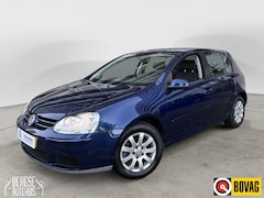 Volkswagen Golf - 1.6 Trendline Aut Carplay Clima Cruise Camera