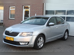 Skoda Octavia - 1.6 TDI Greenline Ambition right hand drive. airco, licht metalen velgen, elektrische rame