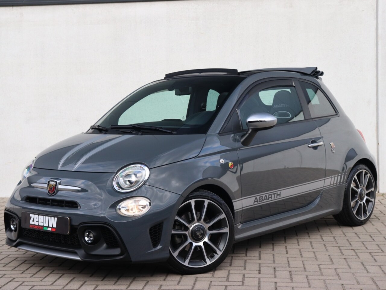 Abarth 595 - Cabrio 1.4 T-Jet 165 PK Turismo | Leder | Carplay | Navi | Automaat | 17" - AutoWereld.nl