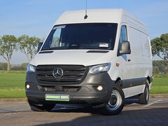 Mercedes-Benz Sprinter - 317 L2H2 | Automaat | LED | MBUX10 | Navi | Airco | Mtf-stuurwiel | 3zits | Cruise Control