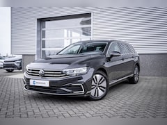 Volkswagen Passat Variant - 1.4 TSI PHEV GTE Business SOH (94%) | Achteruitrijcamera | Volledig digitaal instrumentenp