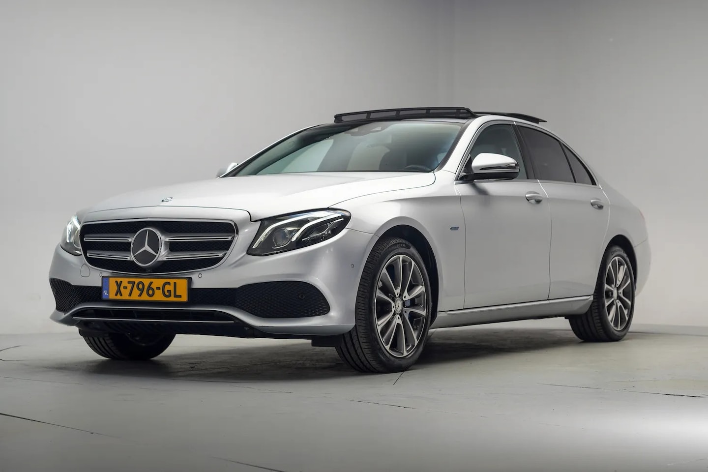 Mercedes-Benz E-klasse - 350e Business Solution [ Panorama Sfeerverlichting Navi Clima Stoelverwarming ] - AutoWereld.nl