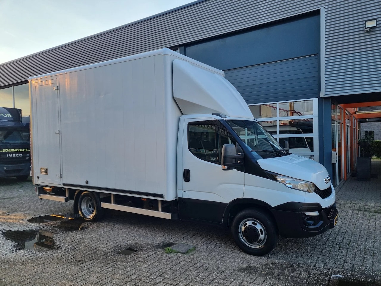Iveco Daily - 35C11 Bakwagen Laadklep 22m3 2.48 hoog - AutoWereld.nl