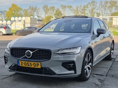 Volvo V60 - B4 197PK Plus Dark | Trekhaak | Schuifdak | Leder | Elektrische voorstoelen |