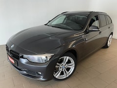 BMW 3-serie Touring - 318d xDrive Executive PANORAMADAK AIRCO NAVI CRUISE BLUEOOTH ELEK RAMEN CENT VERG KEURIGE