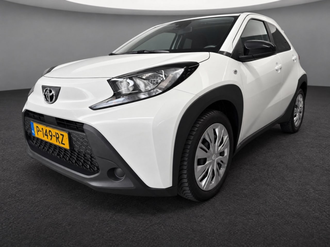 Toyota Aygo X - 1.0 VVT-i MT Play | Camera | Carplay | All Seasons - AutoWereld.nl